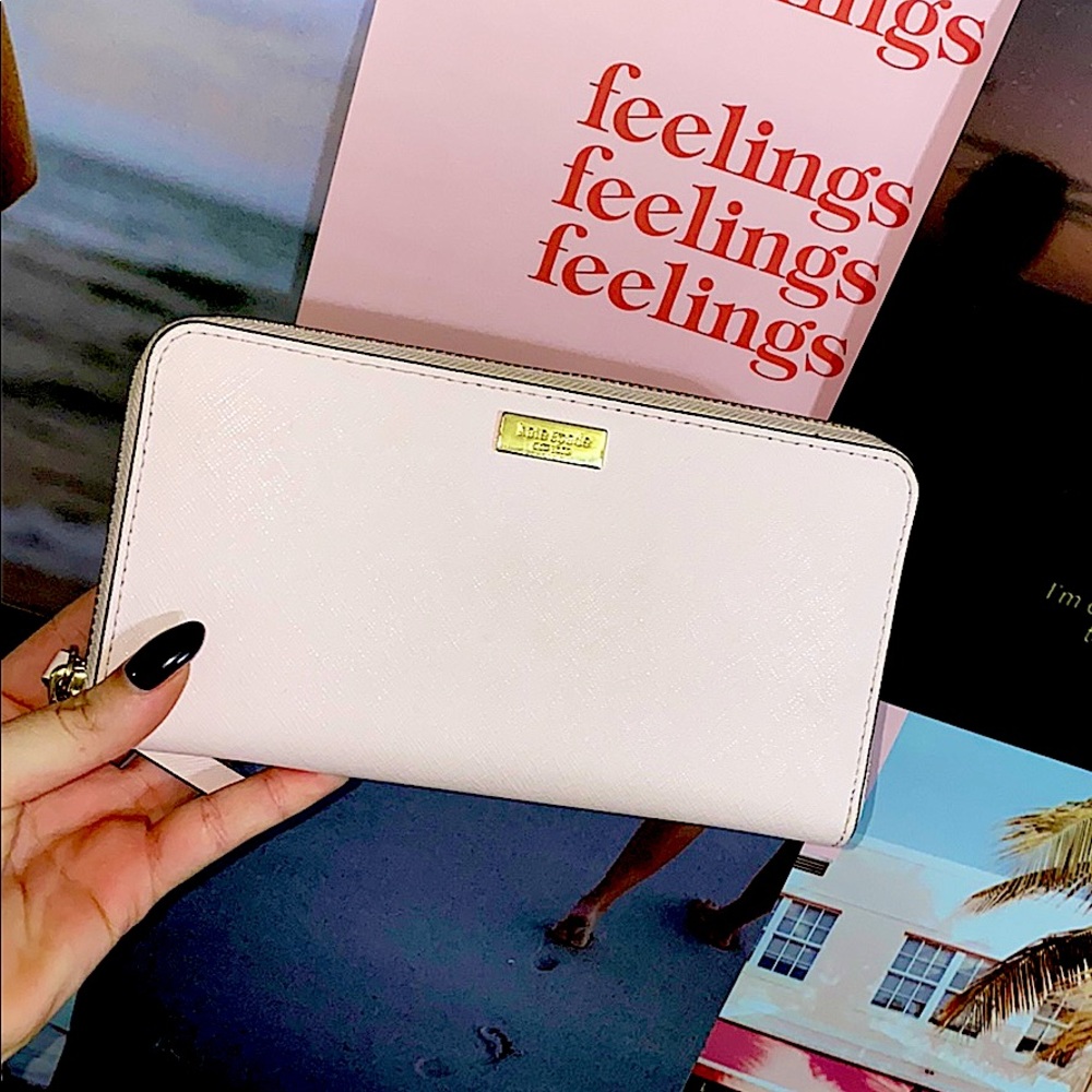 Kate Spade Wallet (light pink)